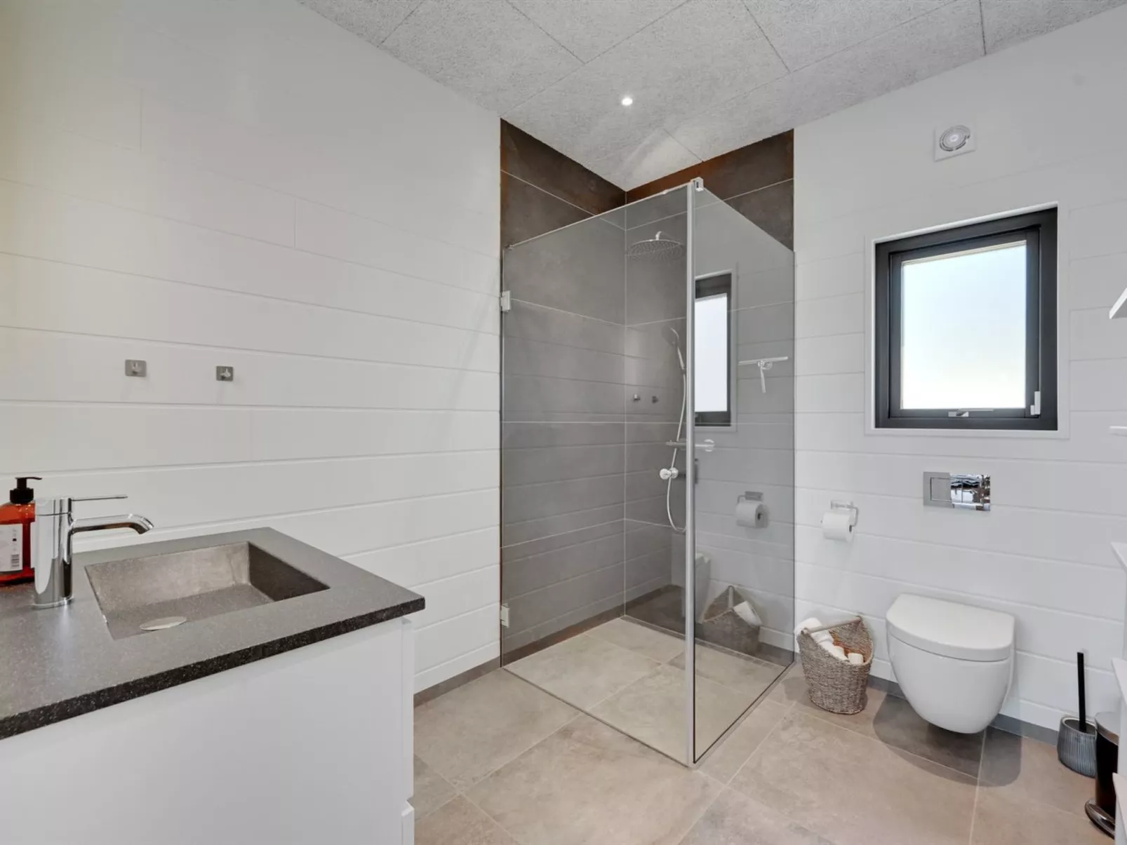 "Tinella" - 250m to the fjord-Binnen