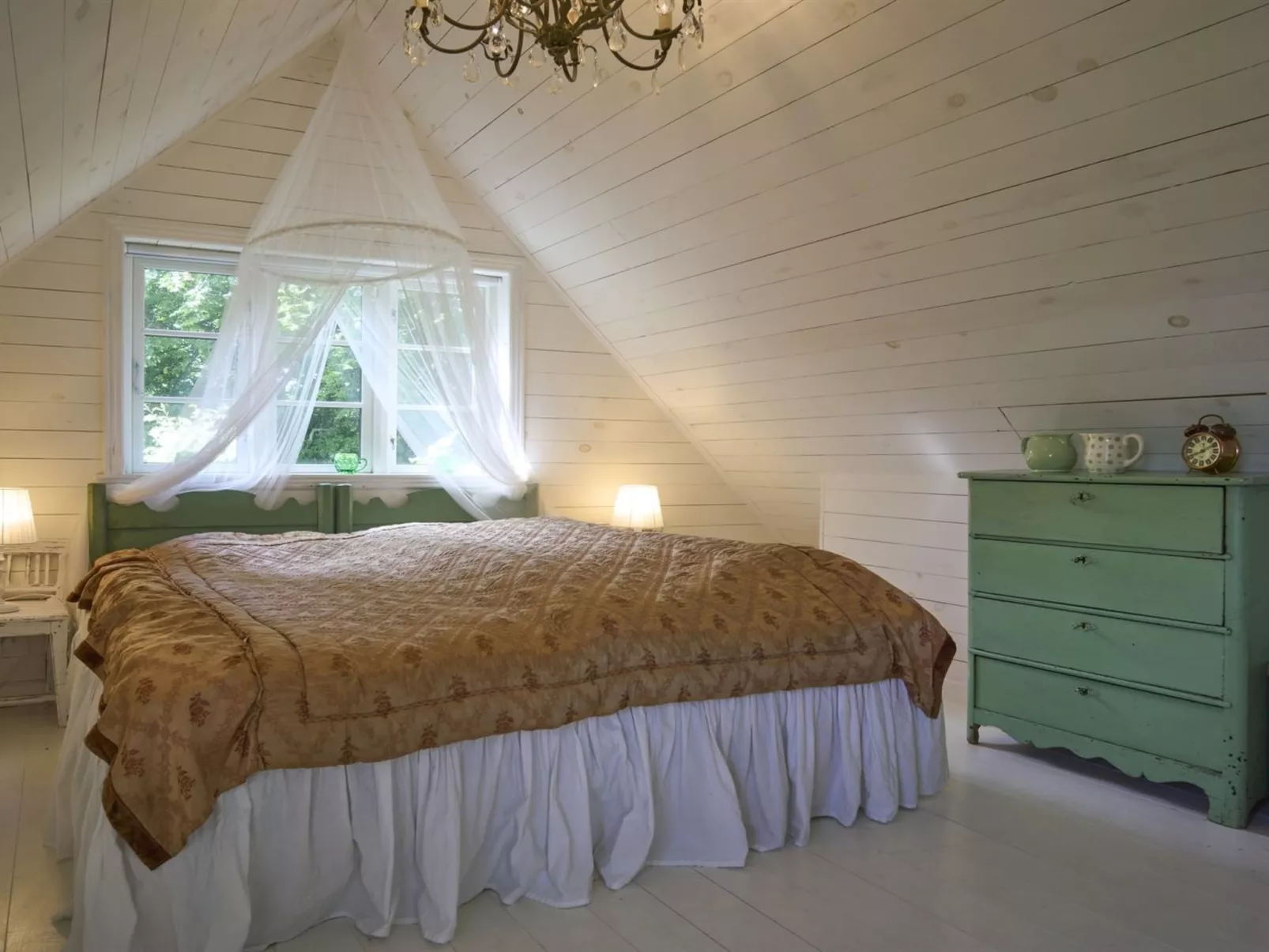 "Merrit" - 250m from the sea-Binnen