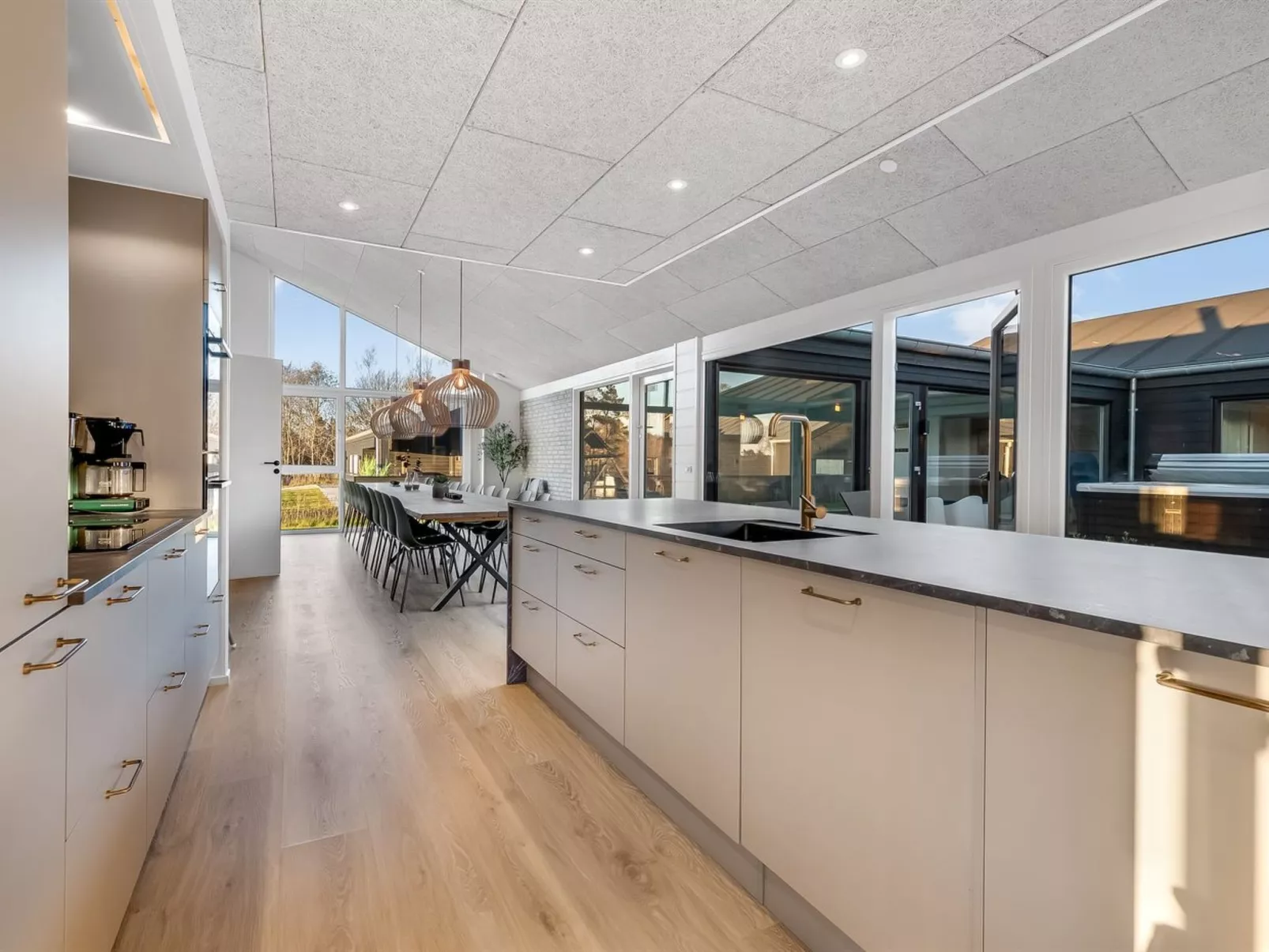 "Hana" - 800m from the sea-Binnen