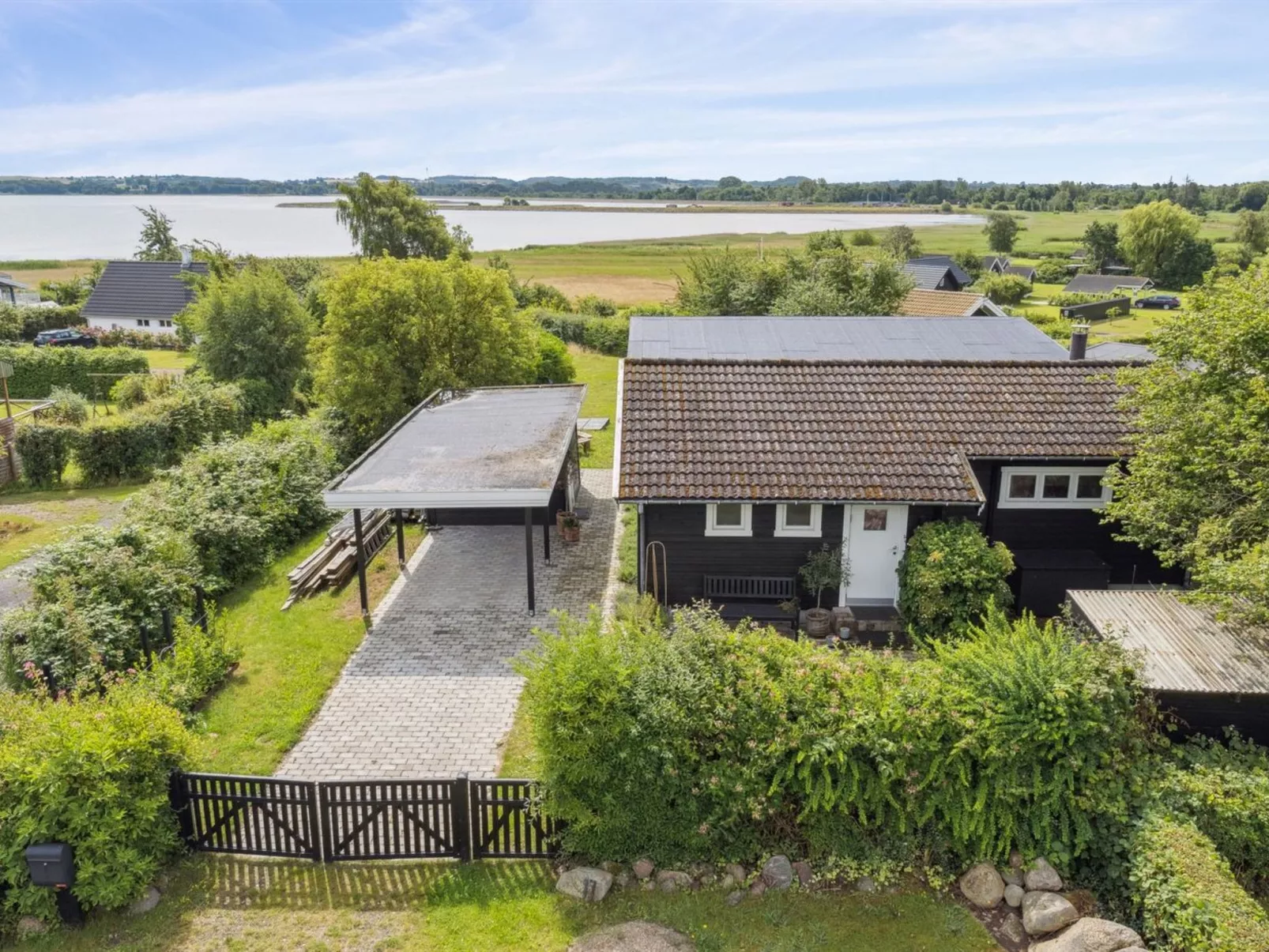 "Eero" - 175m to the fjord-Buiten