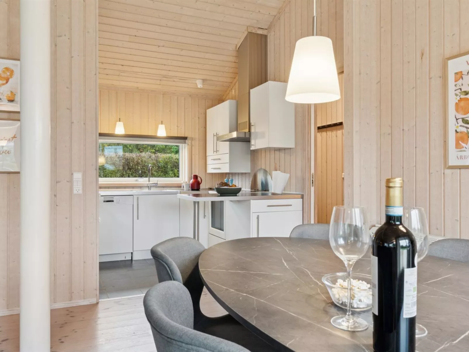 "Hawarth" - 275m from the sea-Binnen