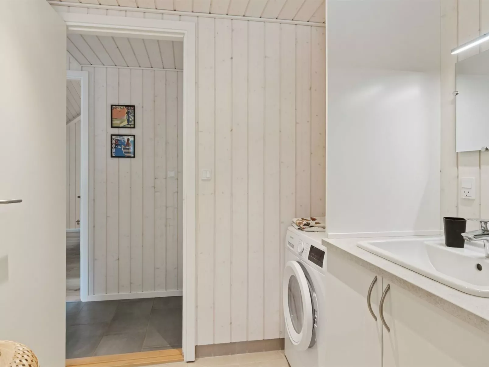 "Ovine" - 1.2km to the fjord-Binnen