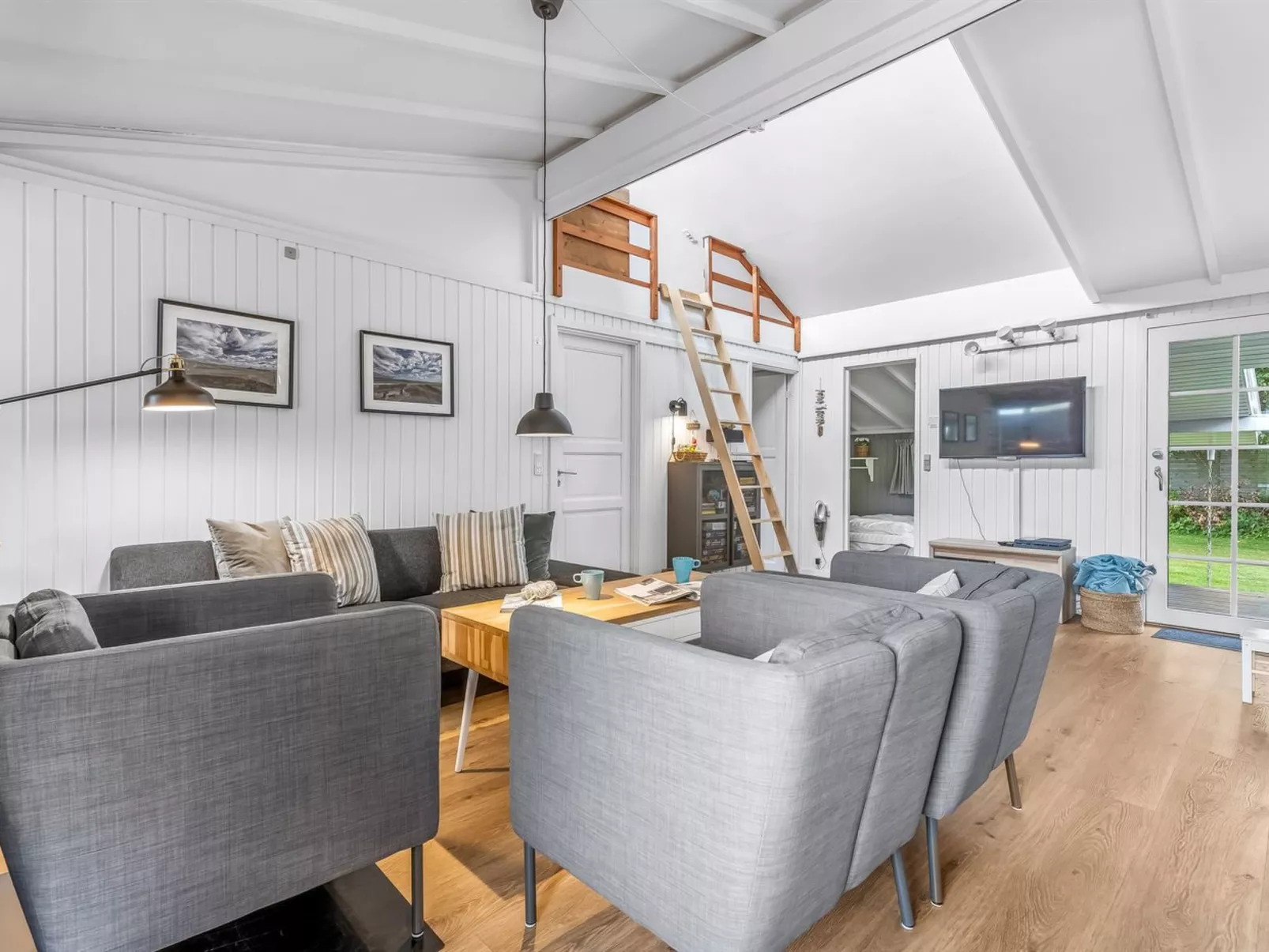 "Effy" - 600m from the sea-Binnen