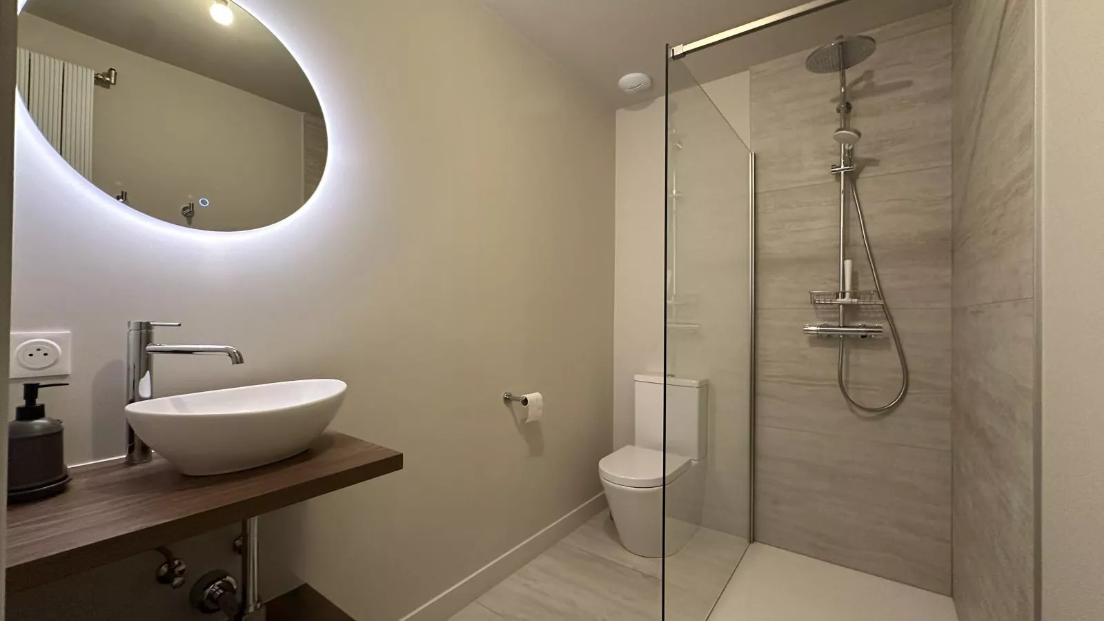 Le Moulin de Lachalade-Badkamer