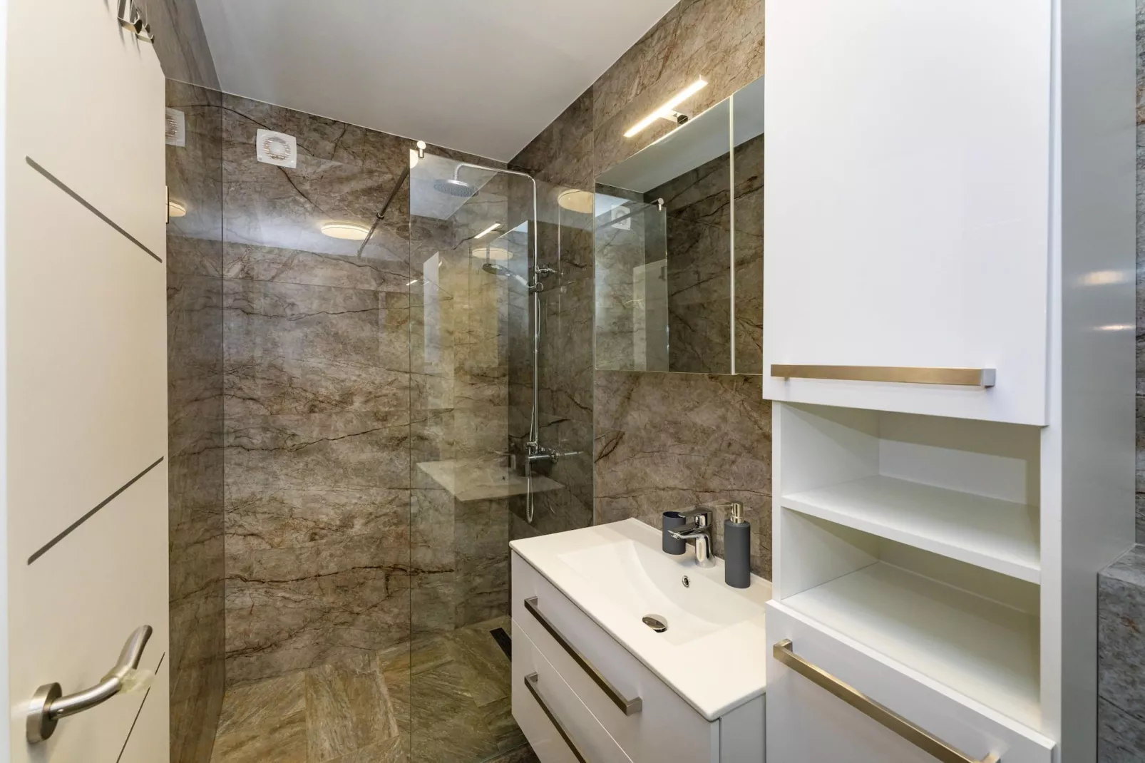 Holiday home Fortica-Badkamer