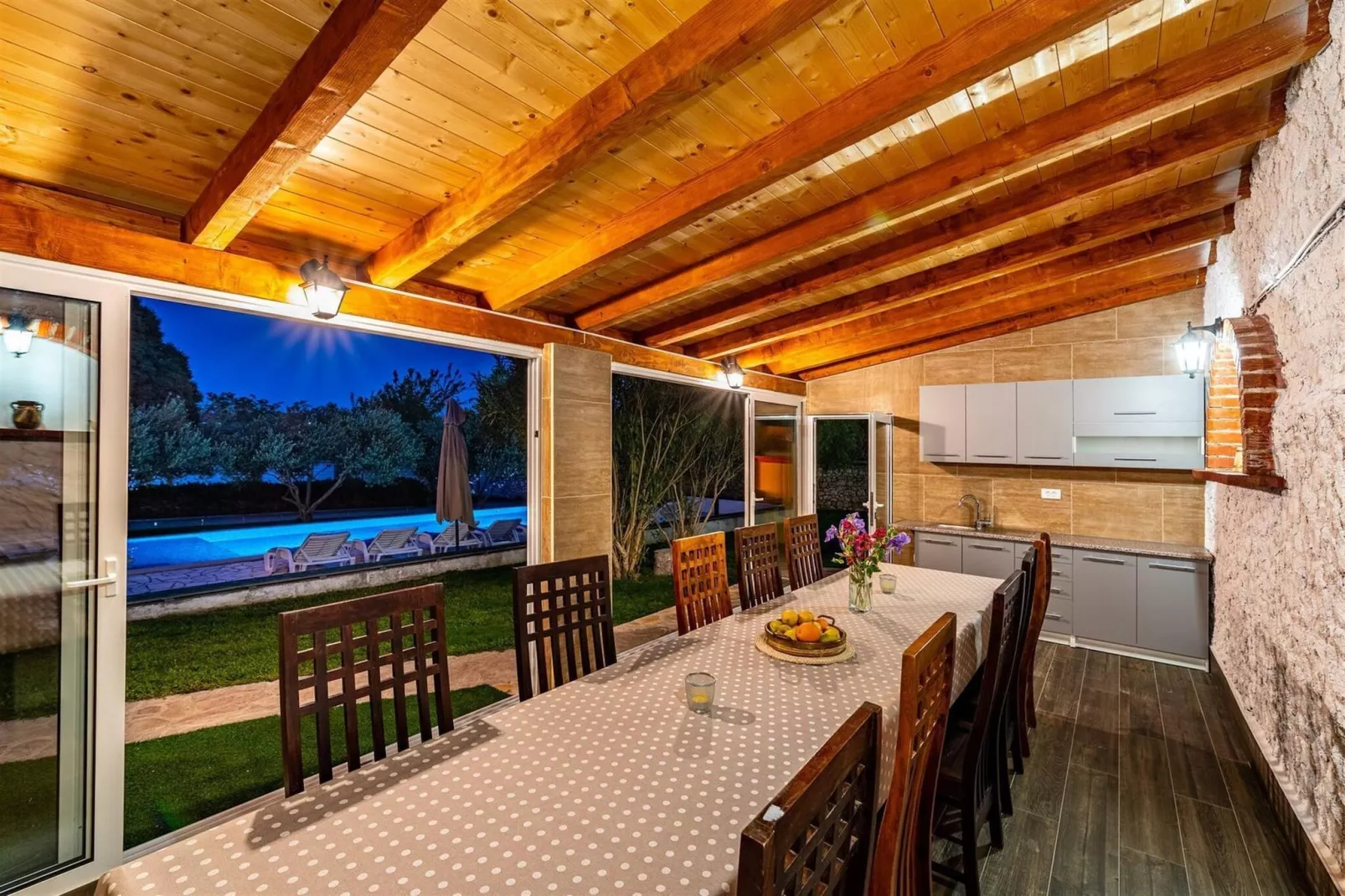 Holiday home Blanka-Eetkamer