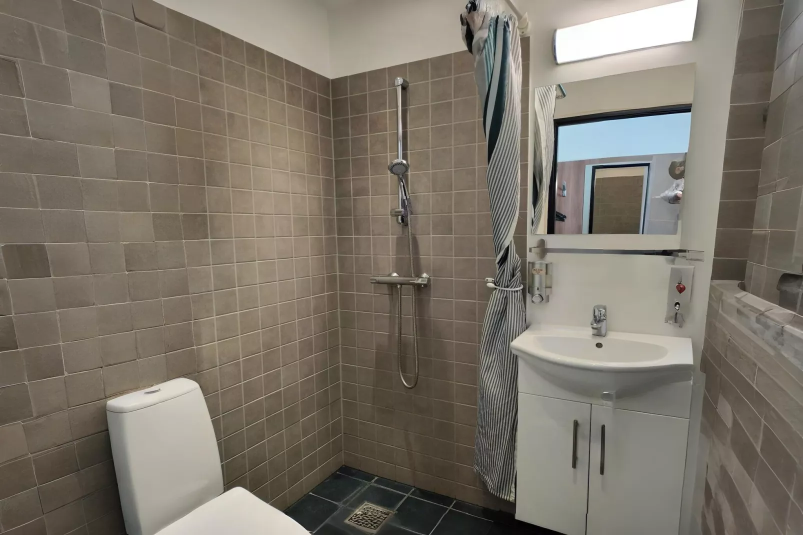 Jomfru Ane Premium Twin-Badkamer