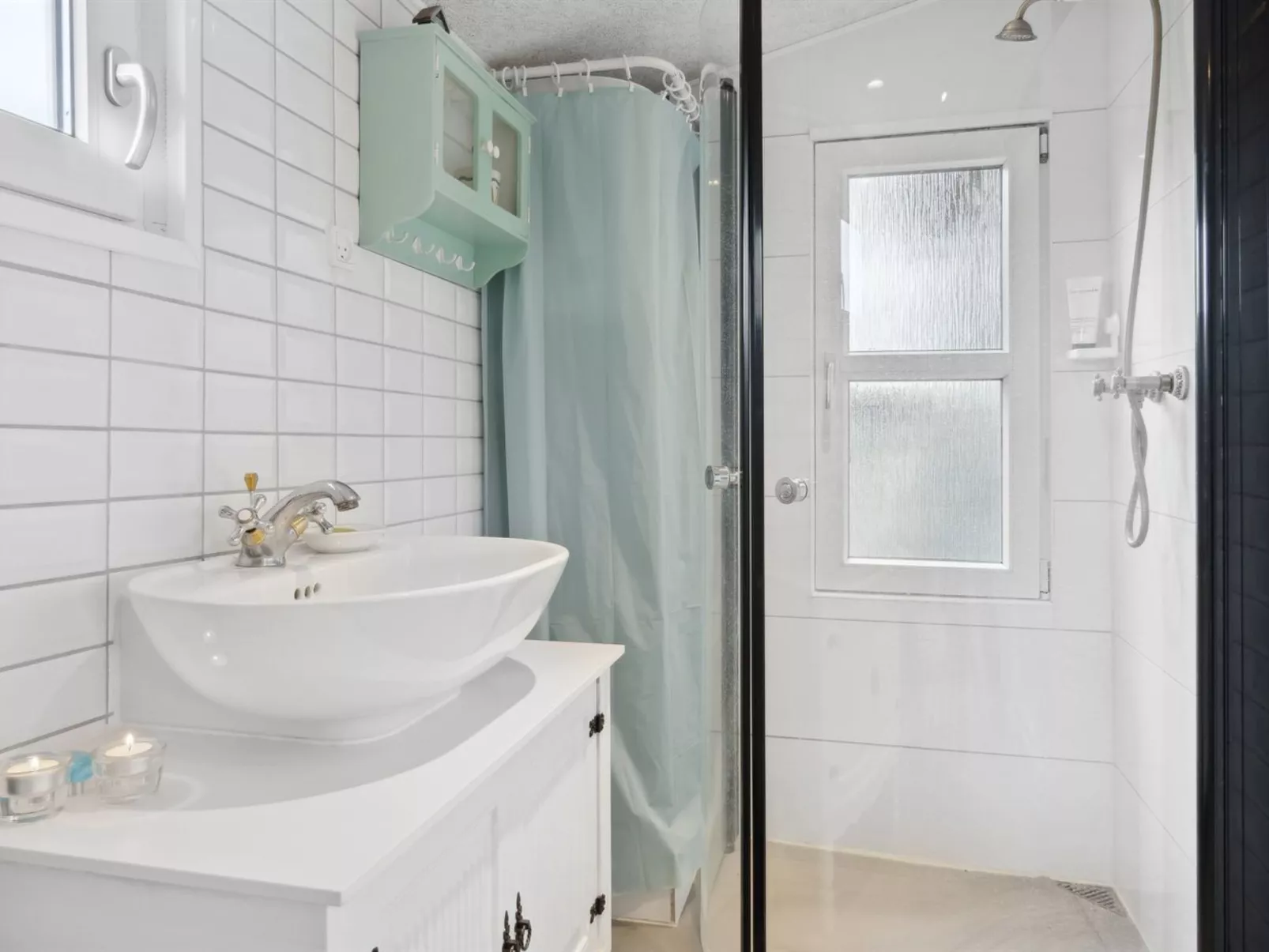 "Aruna" - 200m from the sea-Binnen