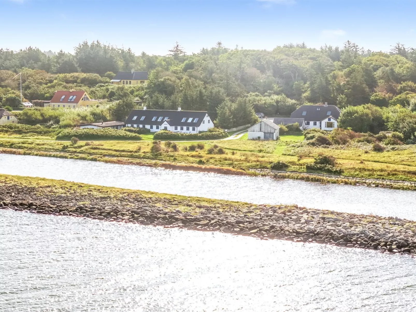 "Agrippa" - 30m to the fjord-Buiten