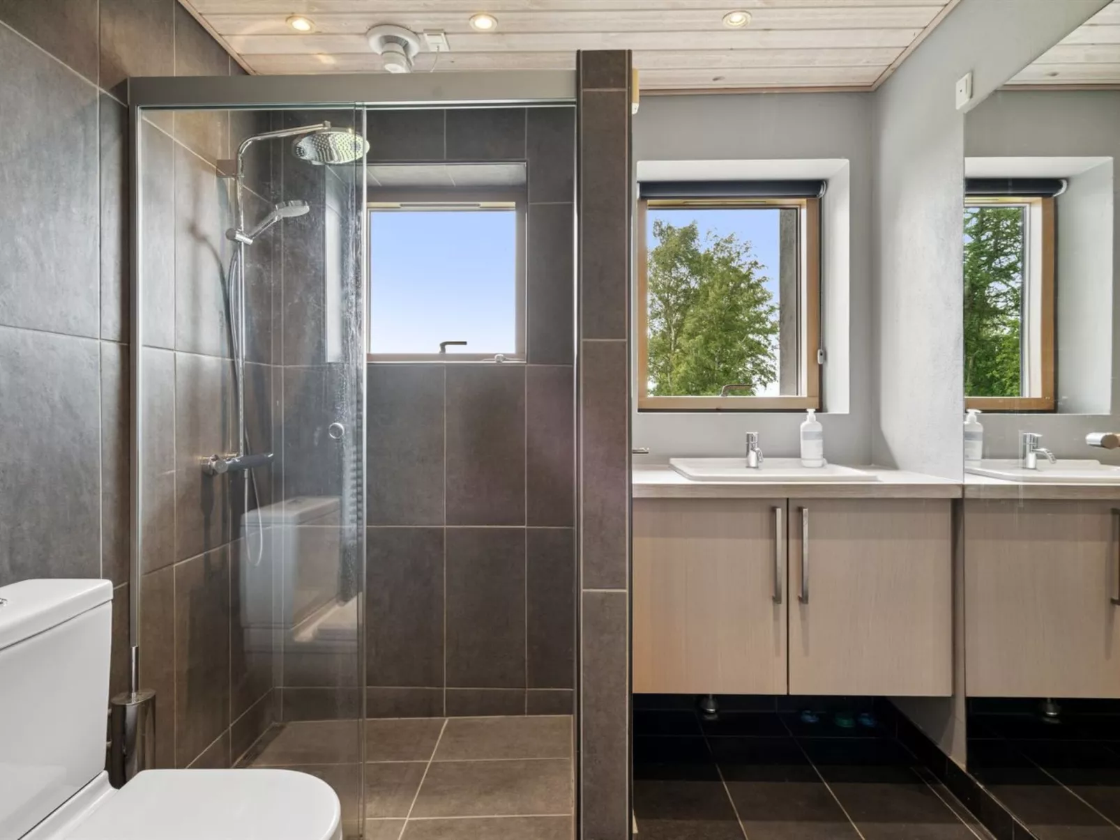 "Harka" - 100m to the fjord-Binnen