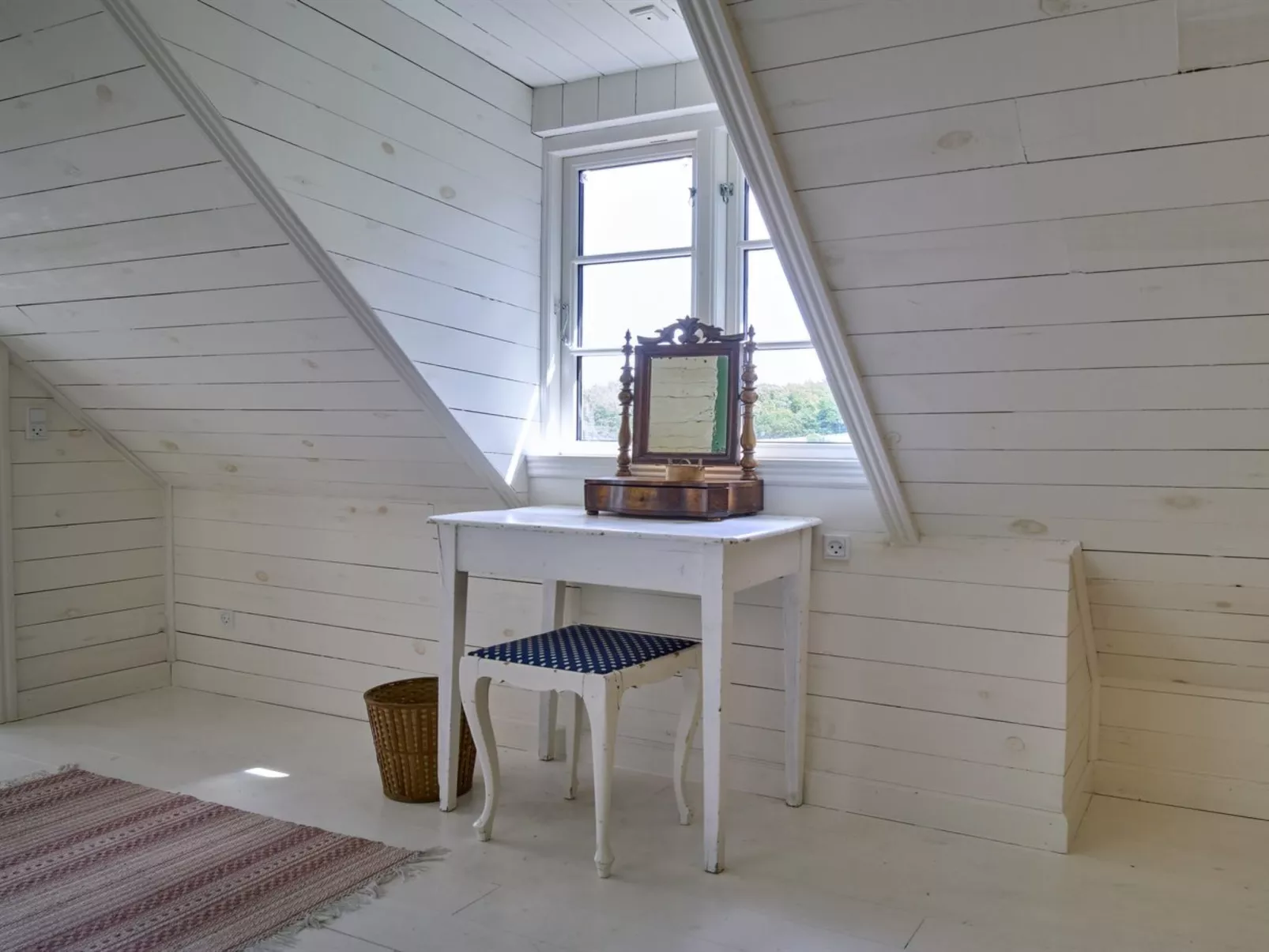 "Merrit" - 250m from the sea-Binnen