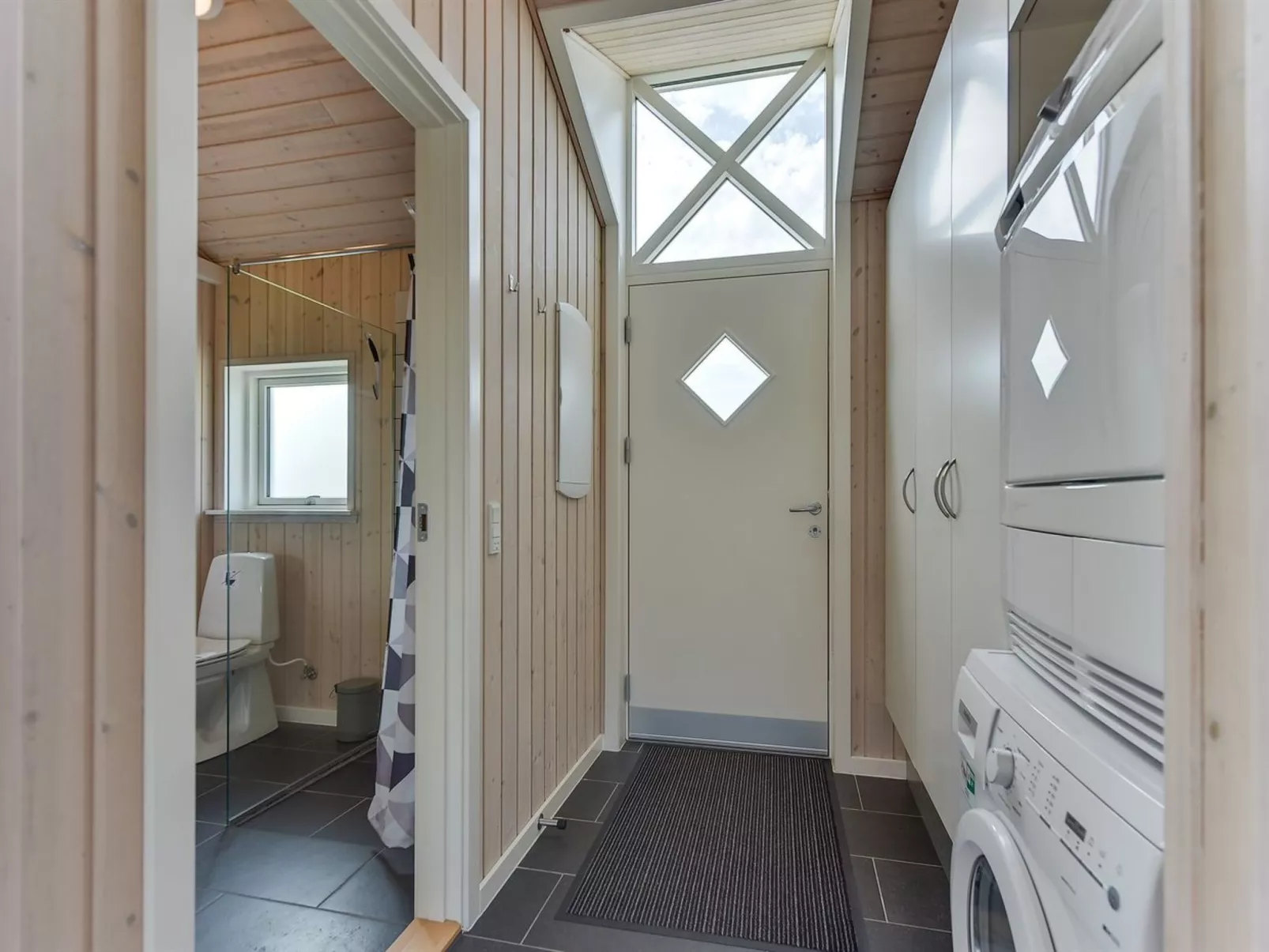 "Iorund" - 550m from the sea-Binnen