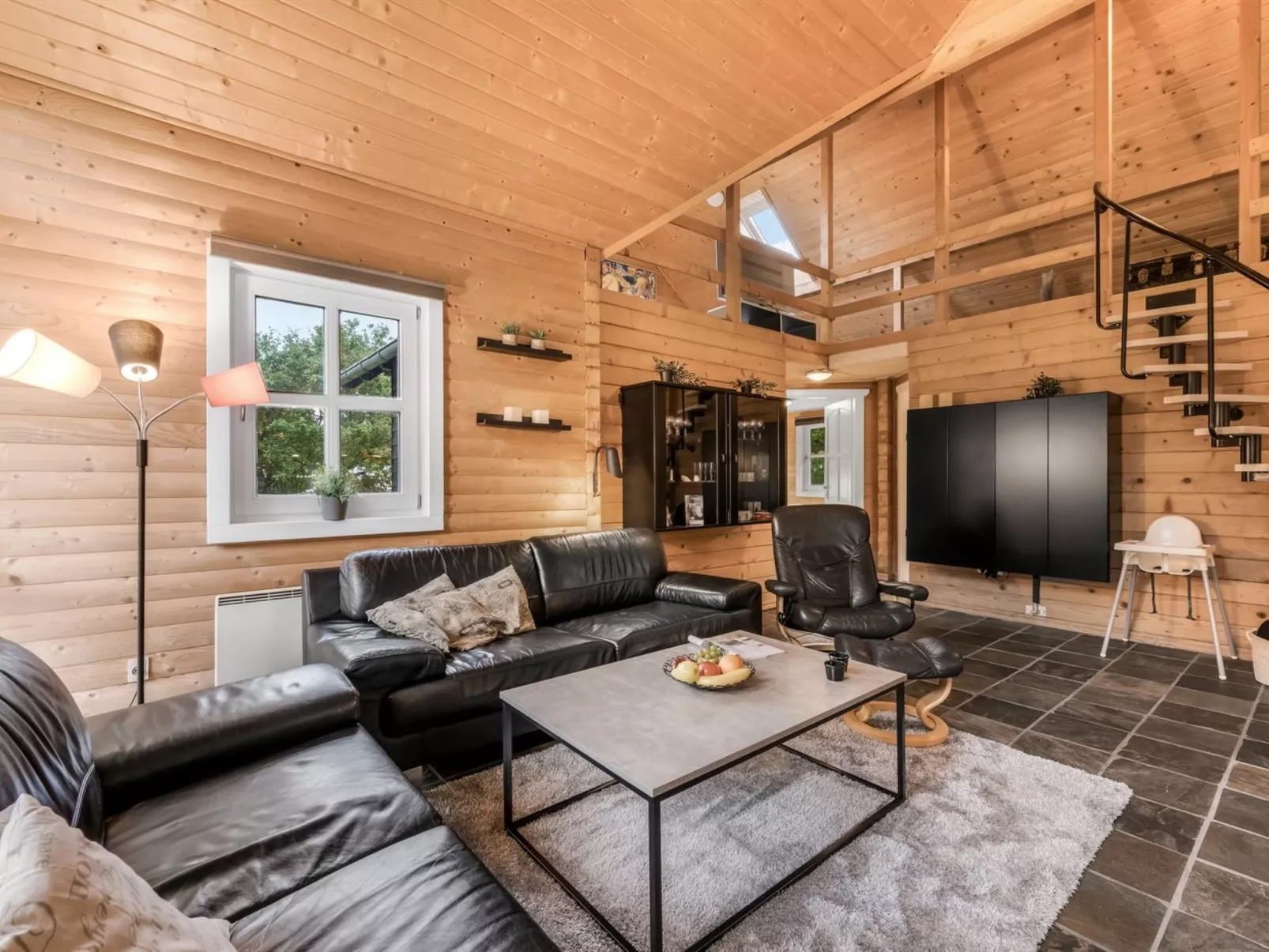 "Yvonna" - 350m to the fjord-Binnen