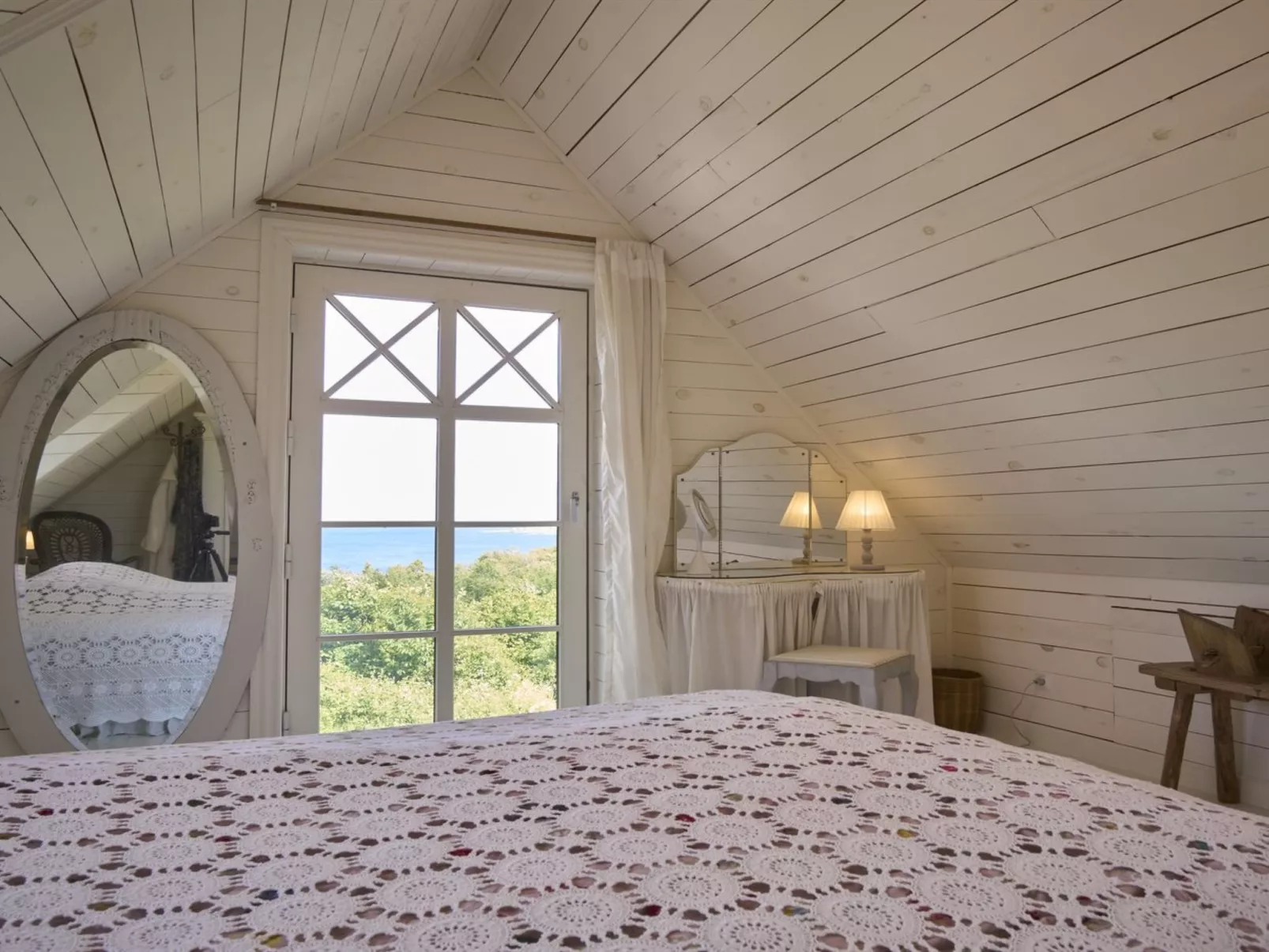 "Merrit" - 250m from the sea-Binnen