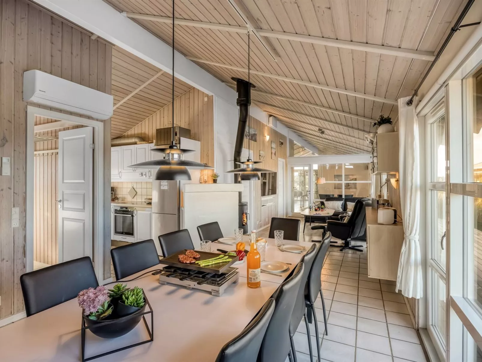 "Adrienne" - 490m from the sea-Binnen