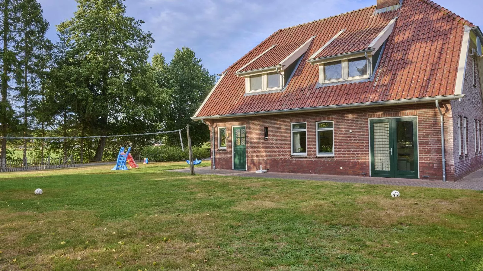 T Achterhoes-Buitenkant zomer