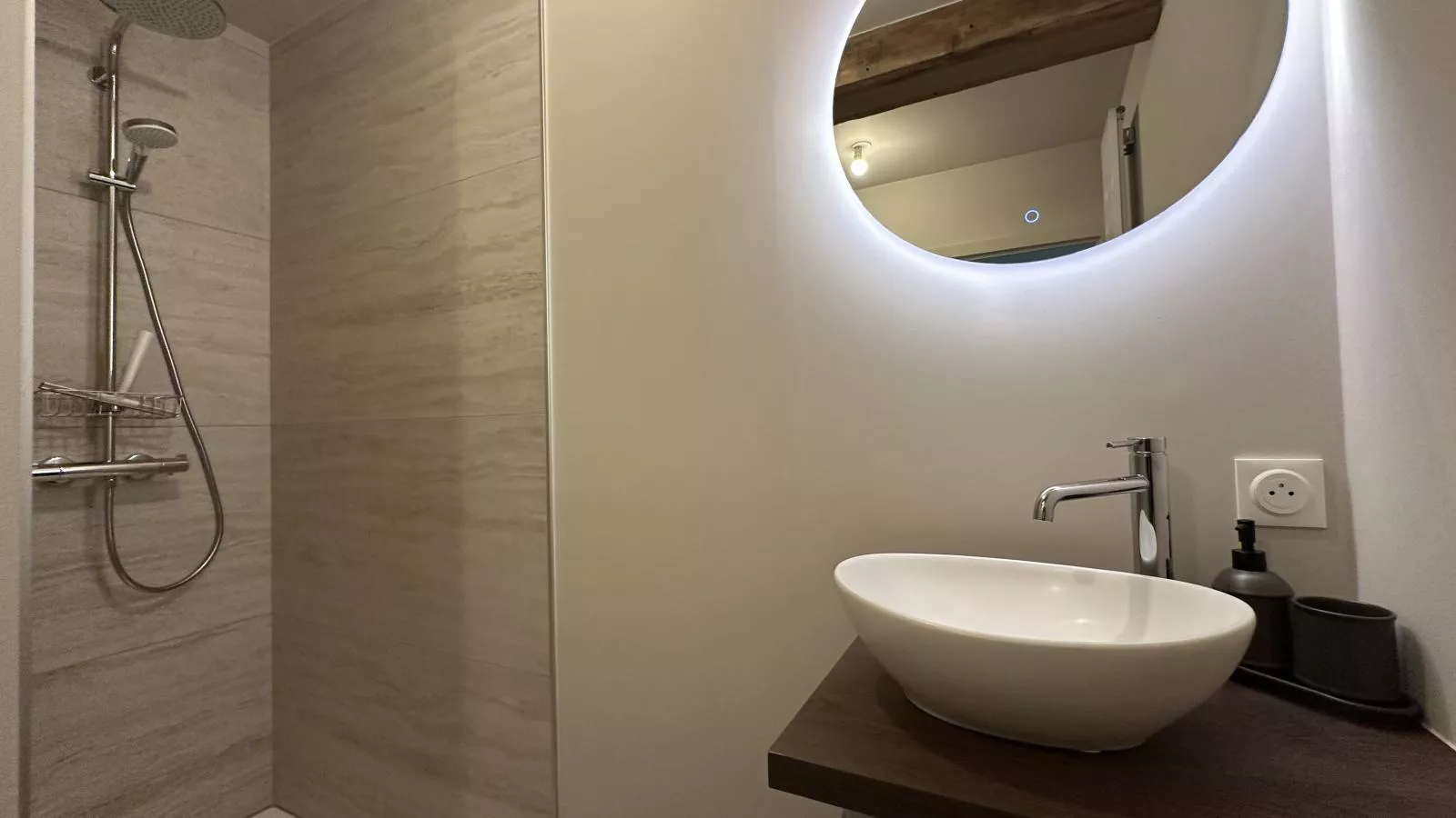 Le Moulin de Lachalade-Badkamer