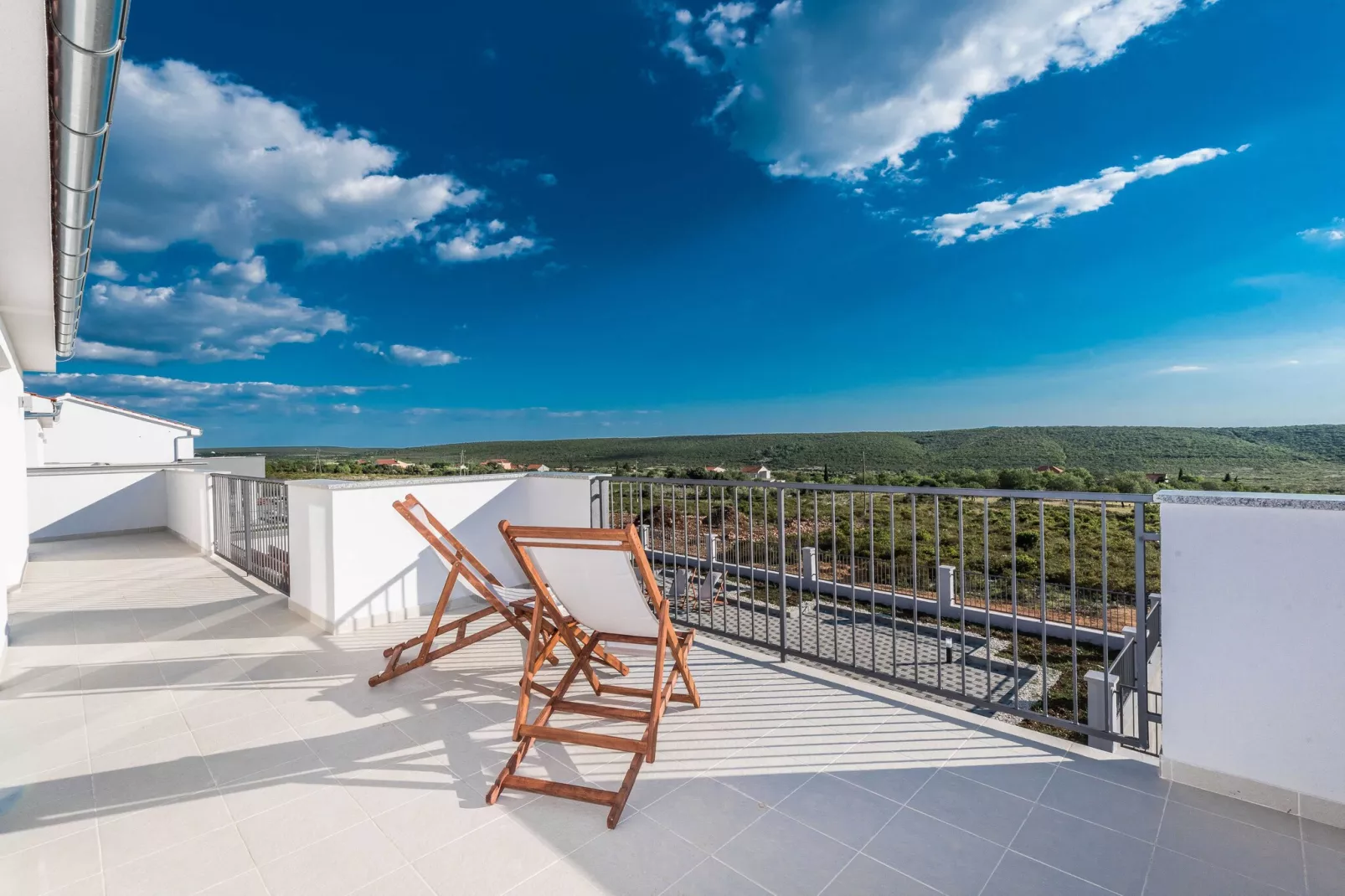 Luxury Escape with Swimming Pool & Modern Design - Four Bedroom Villa with Private Pool ( Villa 1)-Terras