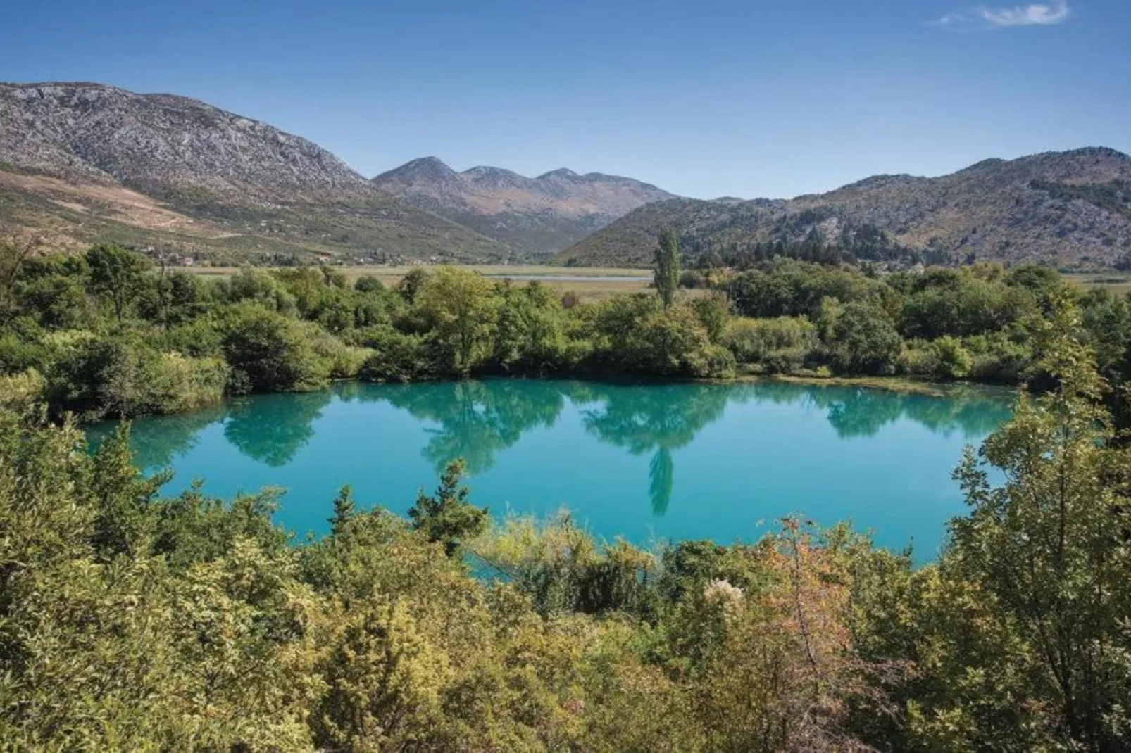 One-Bedroom Apartment With Lake View-Uitzicht