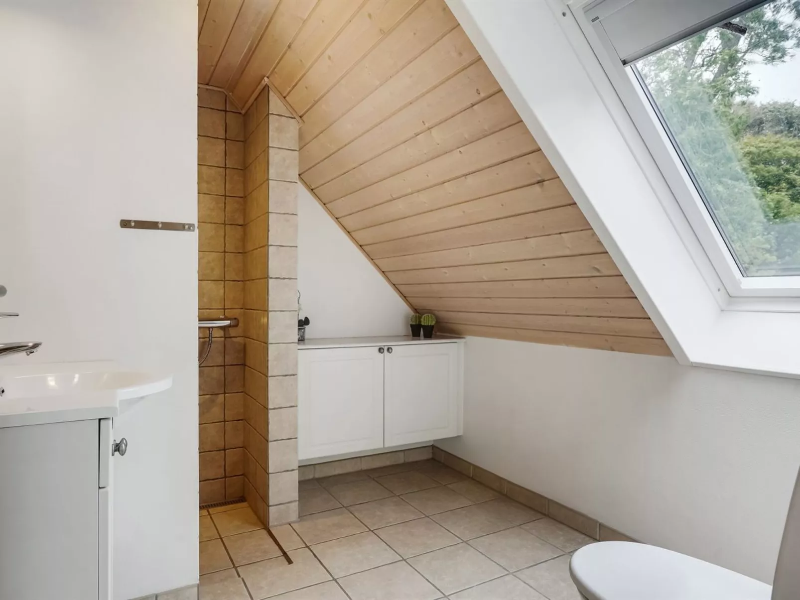 "Eini" - 4.5km from the sea-Binnen