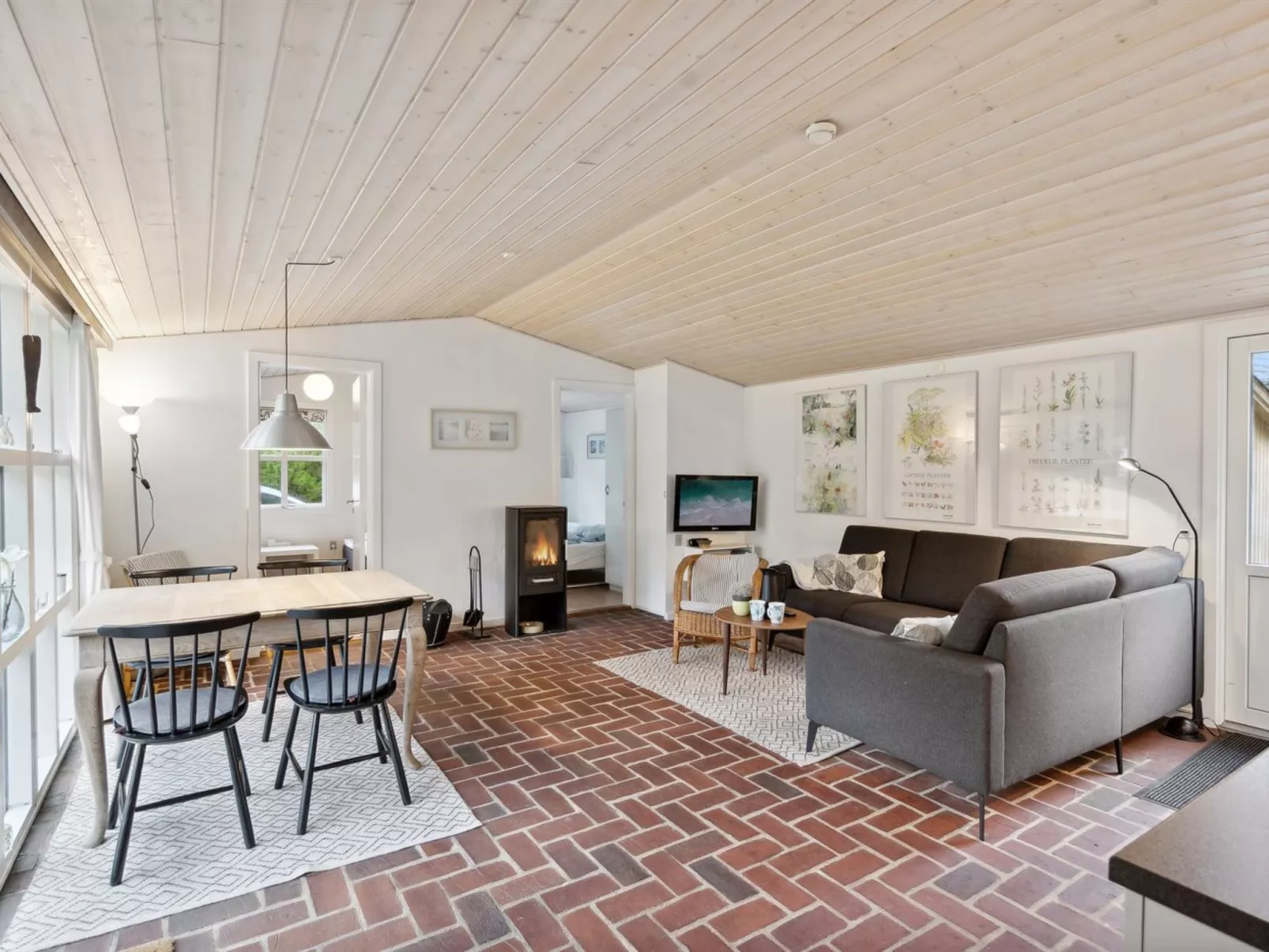 "Thekla" - 3km from the sea-Binnen