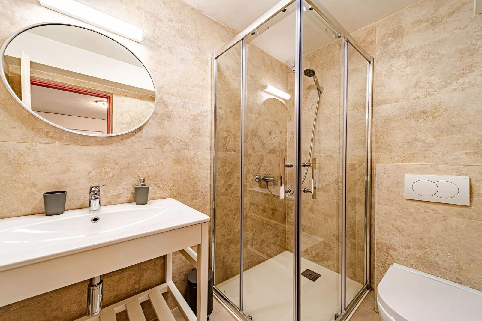 Holiday Home Island Gem - Five  Bedroom Apartment-Badkamer