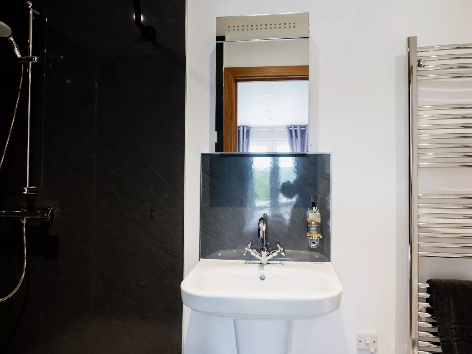 The Welsh Barn-Binnen