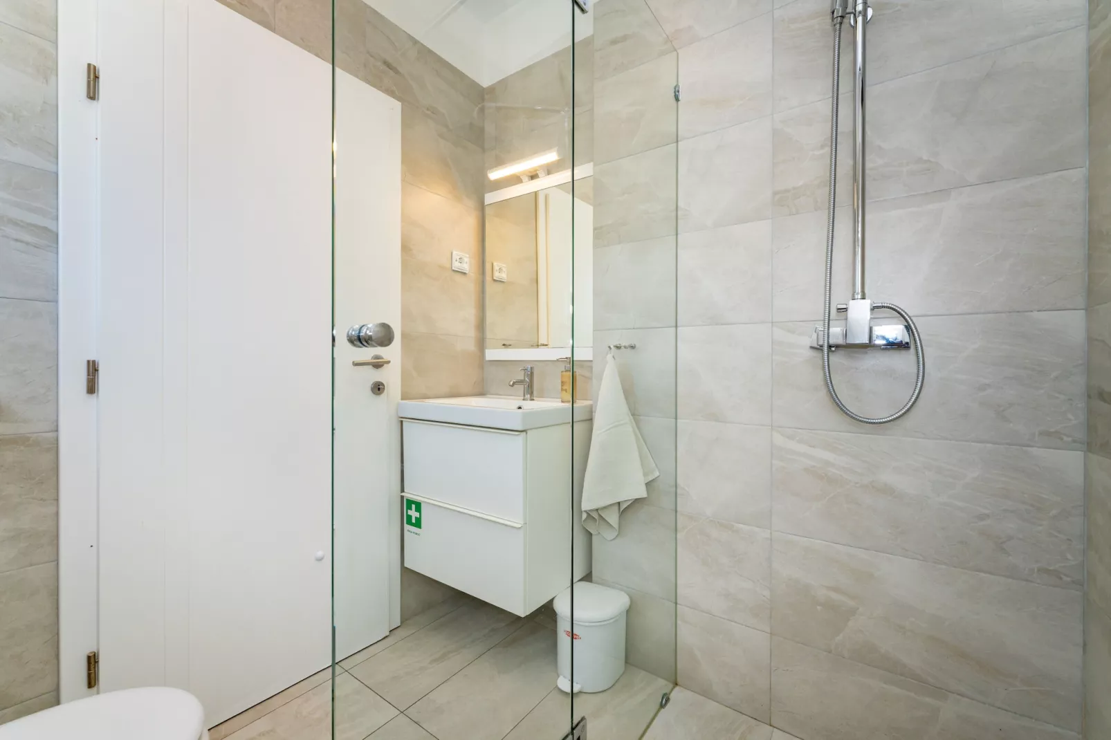 Sea view Villa Anpero-Badkamer