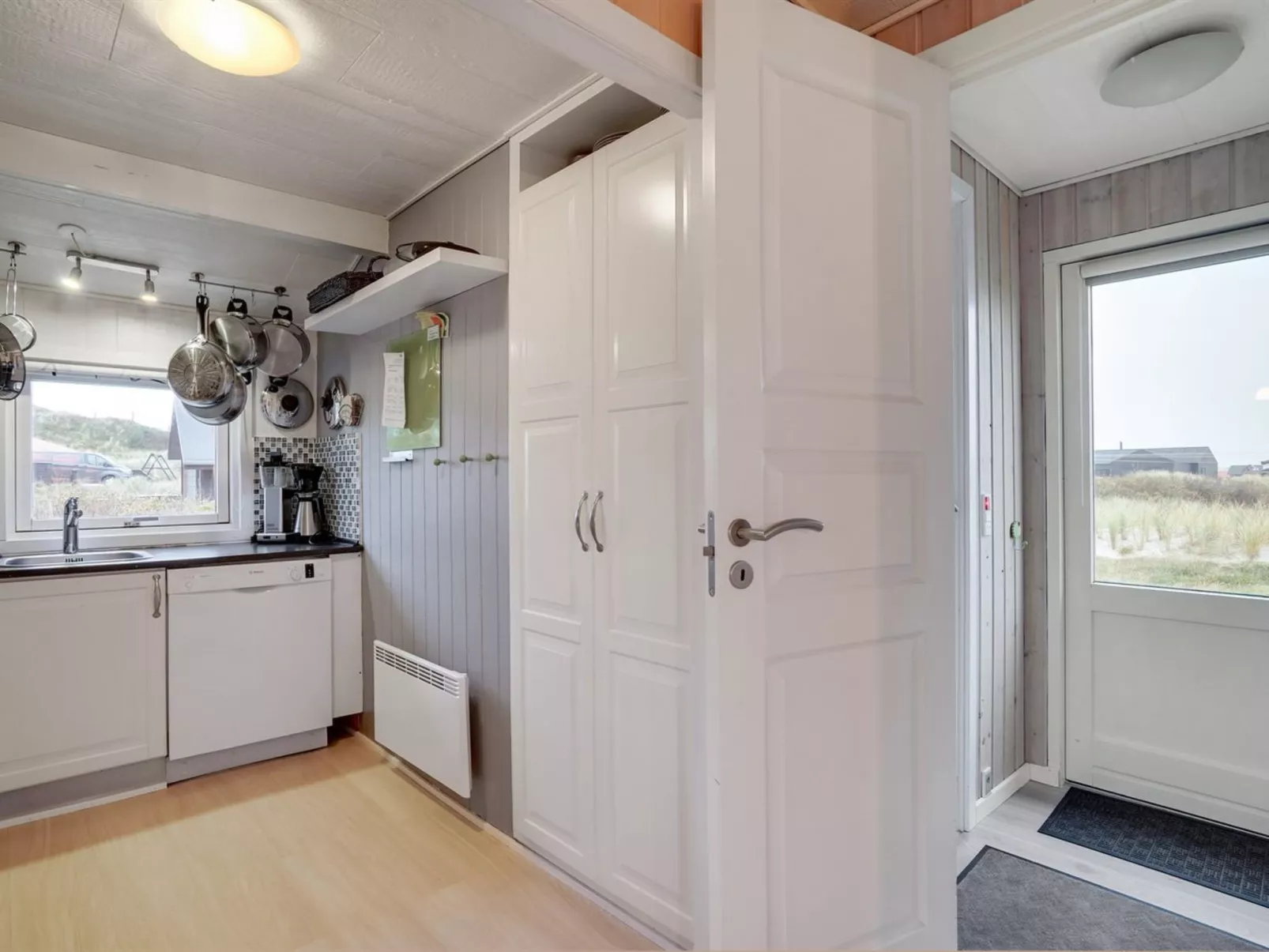 "Veetrikki" -  from the sea-Binnen