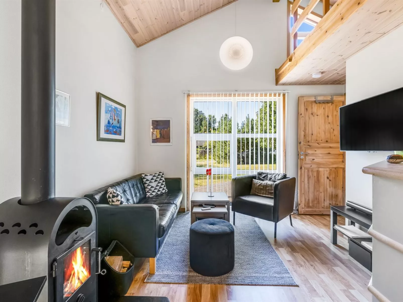 "Angantir" - 4.8km from the sea-Binnen