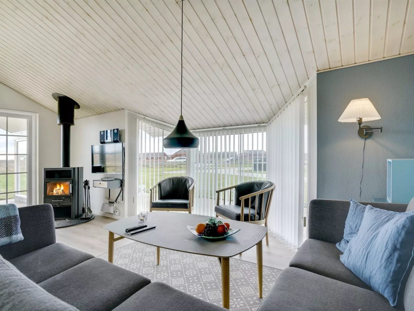 "Mieka" - 400m from the sea-Binnen