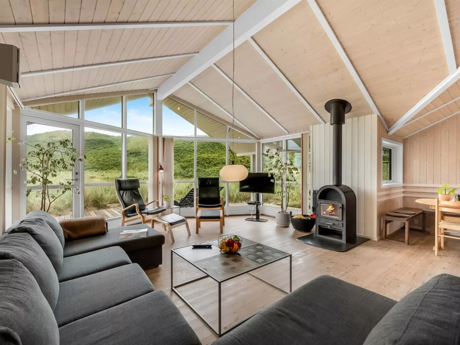 "Nermin" - 100m from the sea-Binnen