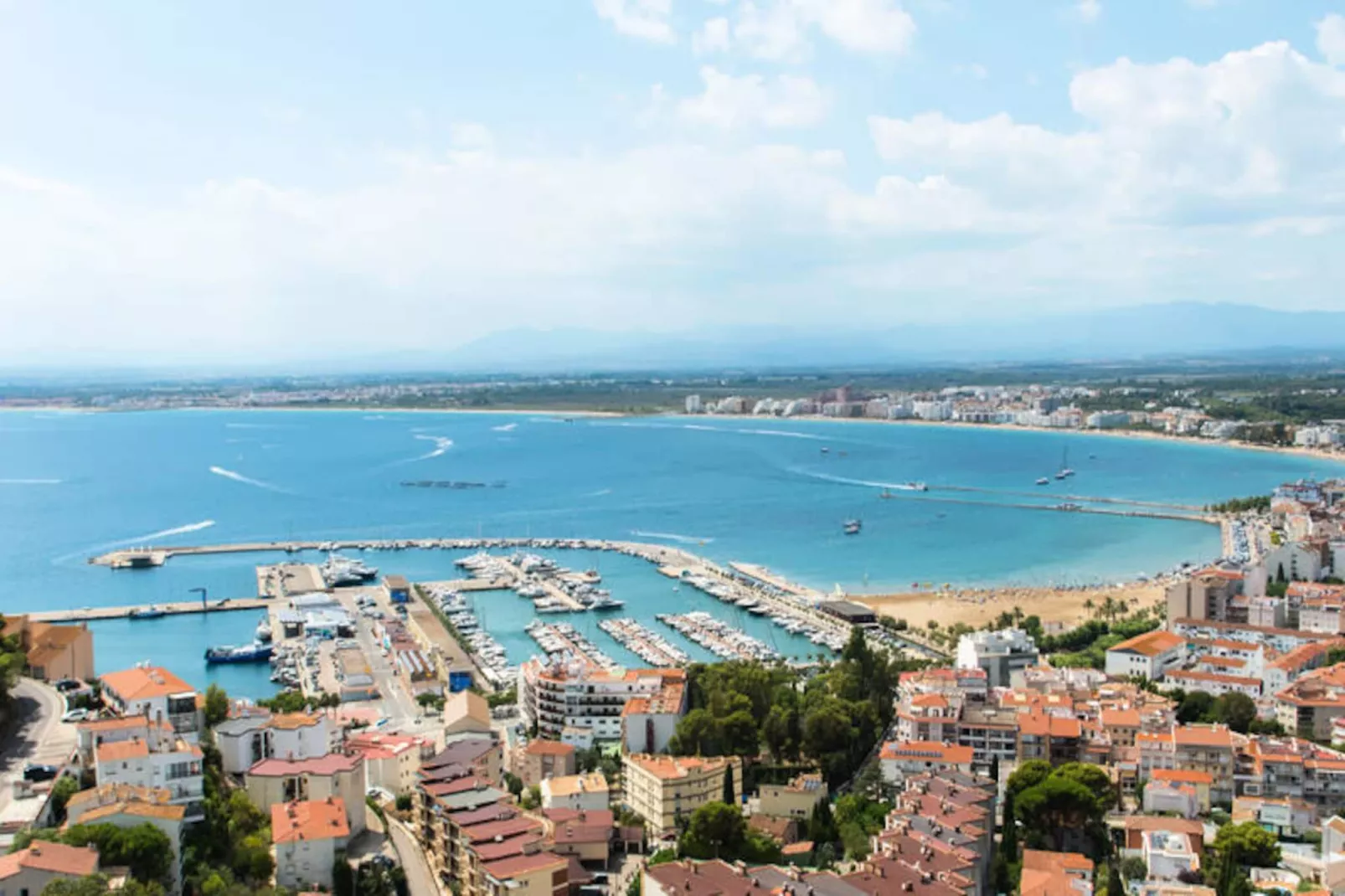 Maison à Roses-Niet-getagd