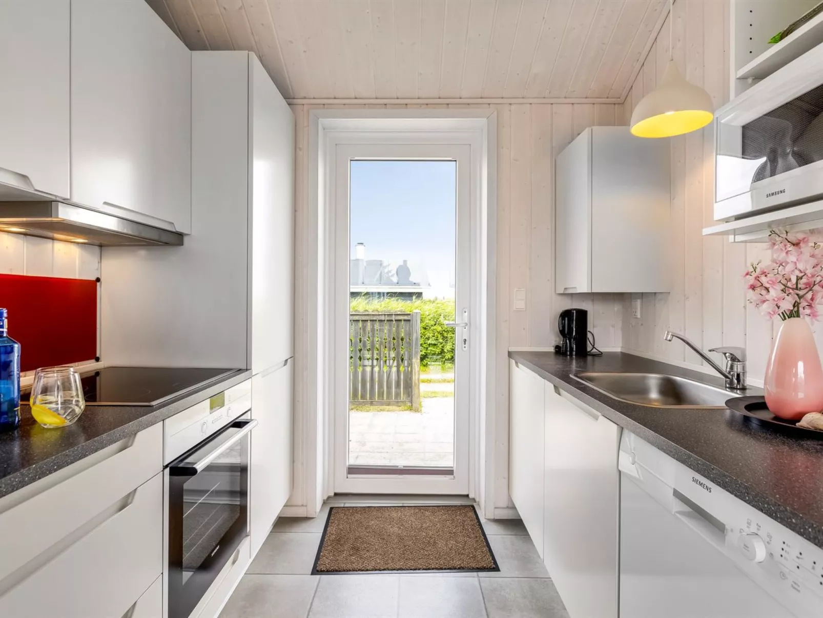 "Mara" -  from the sea-Binnen