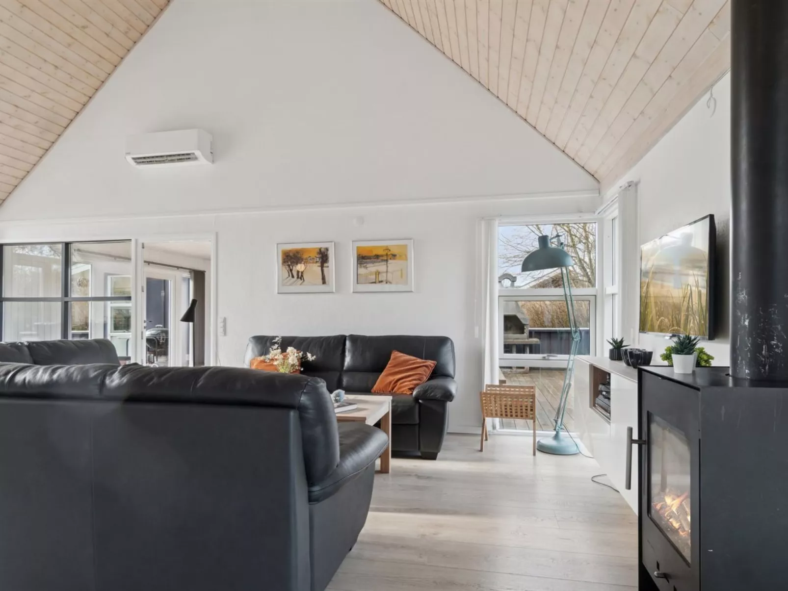 "Soeren" - 300m from the sea-Binnen