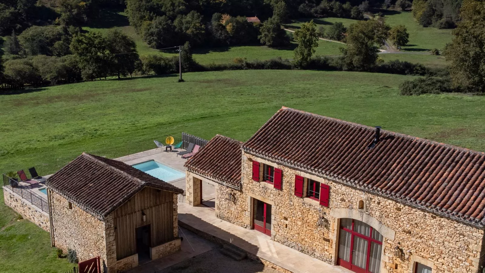 Gite Constantin-Buitenkant zomer