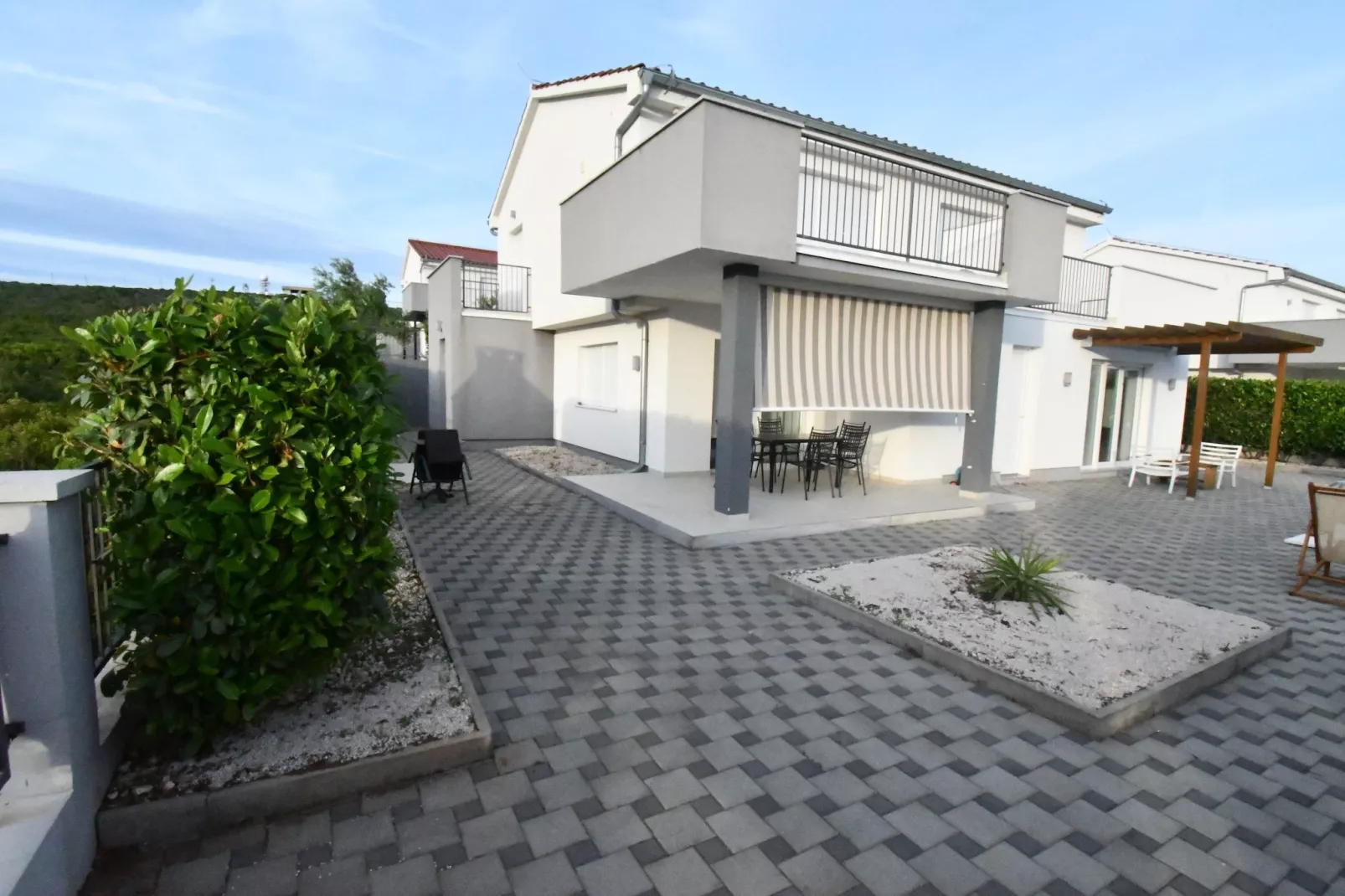 Luxury Escape with Swimming Pool & Modern Design - Four Bedroom Villa with Private Pool ( Villa 1)-Buitenlucht