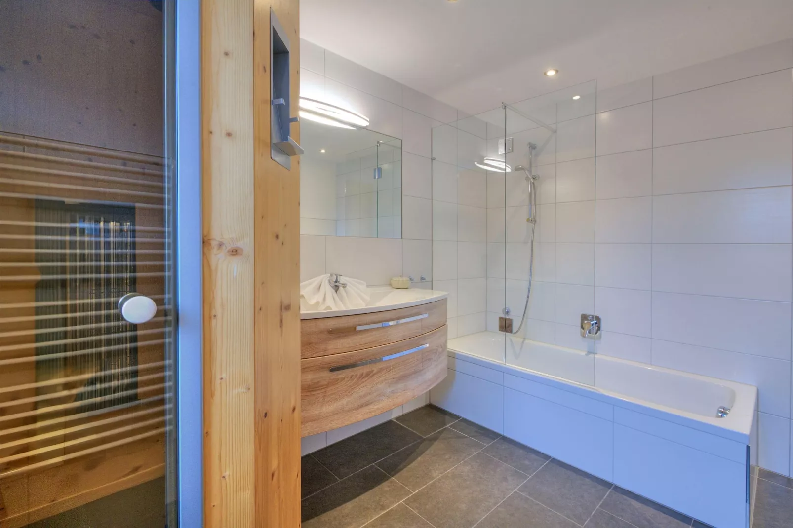 Brunner Apartment Top 6-Badkamer