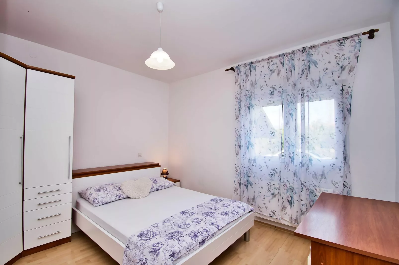 Apartment Visocane with private pool-Slaapkamer