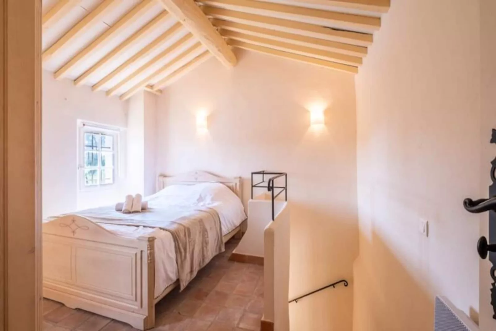 Résidence Bijou De 280m2 Et Piscine à Débordement Au Calme Absolu-Niet-getagd