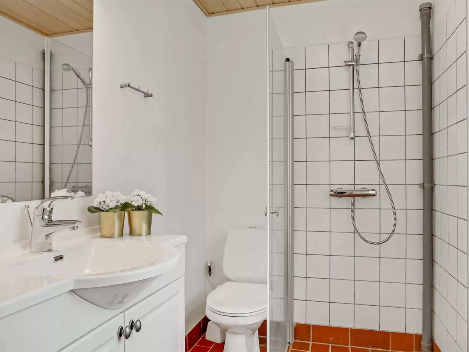 "Edine" - 4.5km from the sea-Binnen