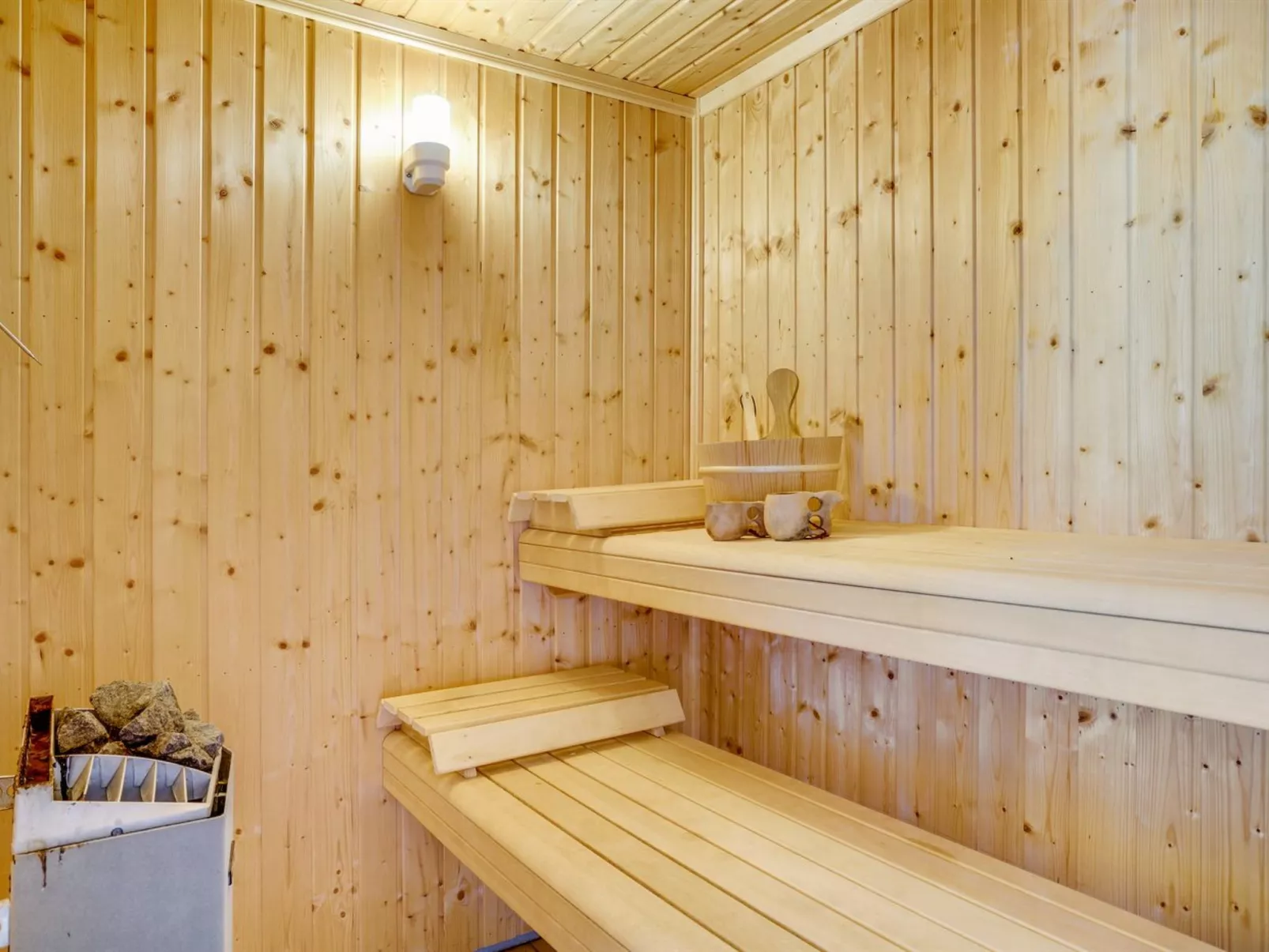 "Solvej" - 120m from the sea-Binnen