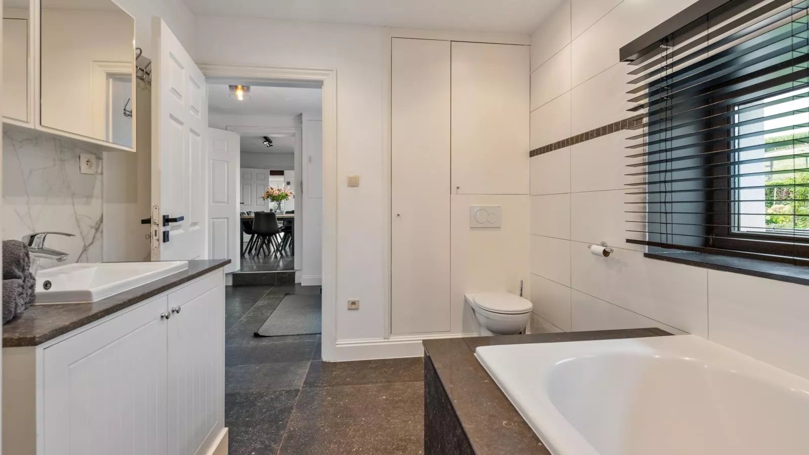 Landhuis Brakelbos-Badkamer