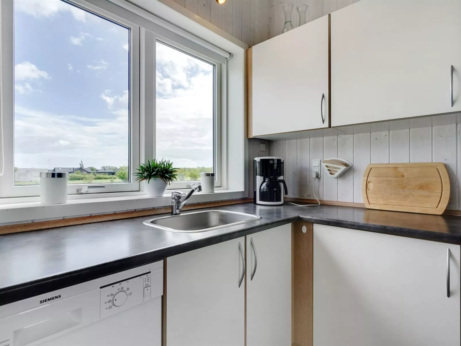 "Gustava" - 700m from the sea-Binnen