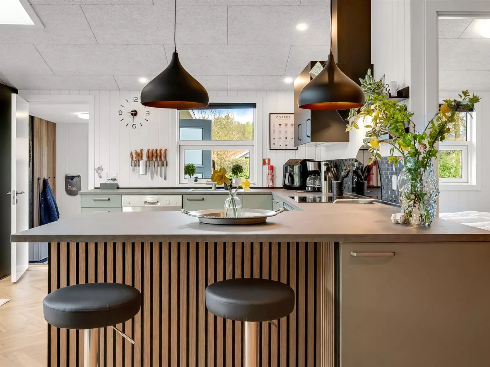 "Ronja" - 100m to the fjord-Binnen