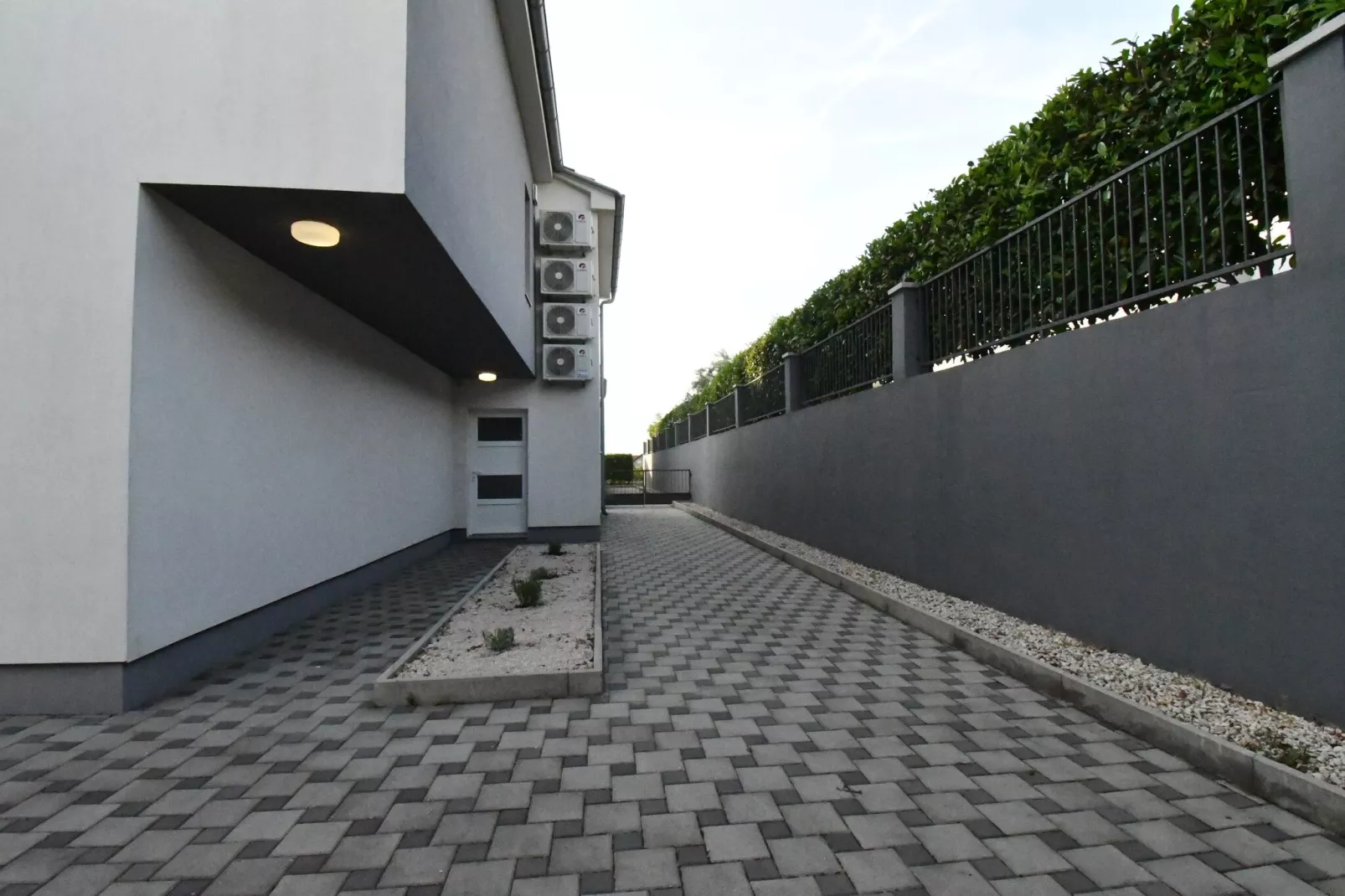 Luxury Escape with Swimming Pool & Modern Design - Superior Four Bedroom Villa with Private Pool ( Villa 2)-Buitenlucht