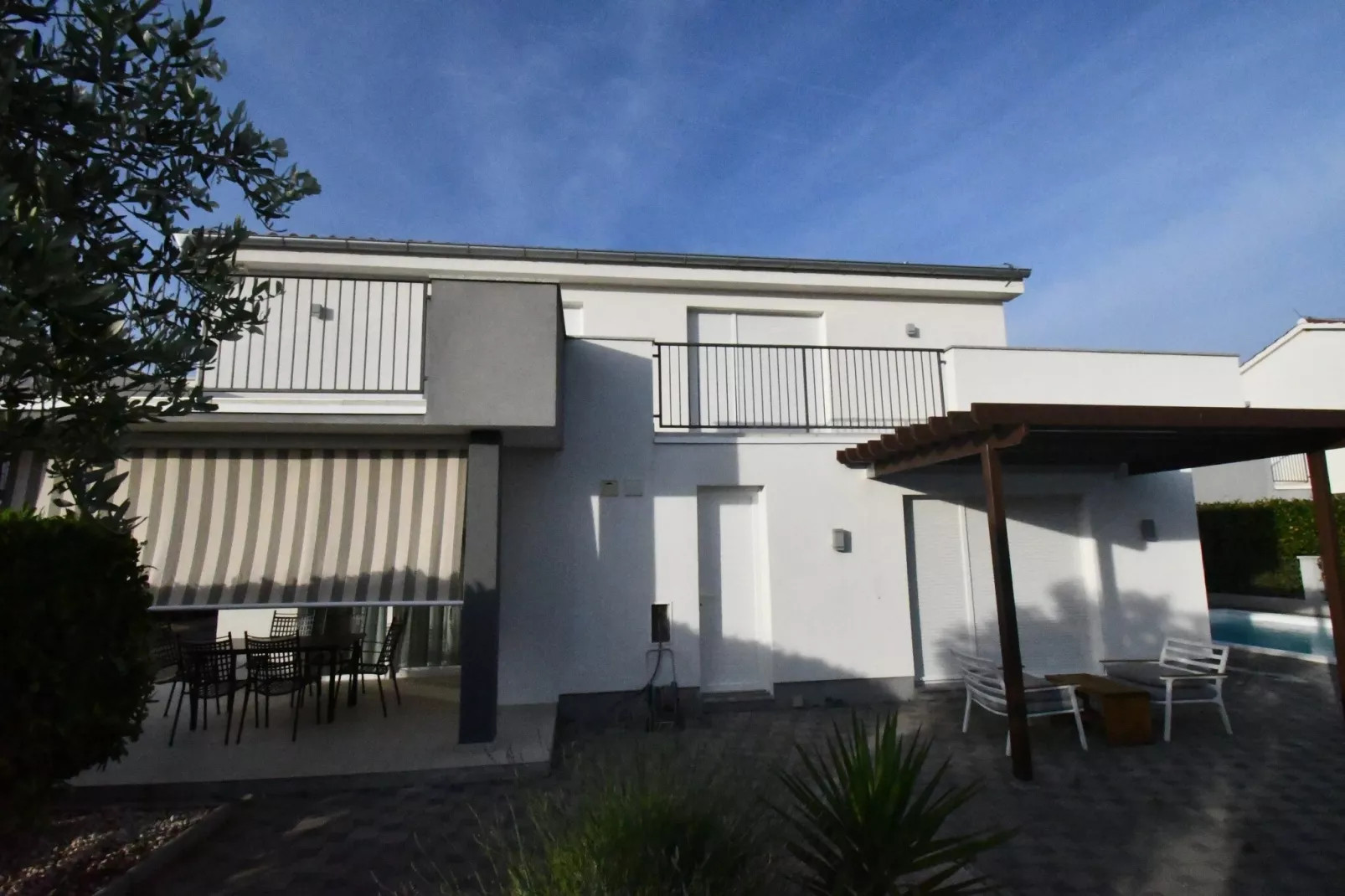 Luxury Escape with Swimming Pool & Modern Design -  Classic Four Bedroom Villa with Sea View and Private Pool ( Villa 3)-Buitenlucht