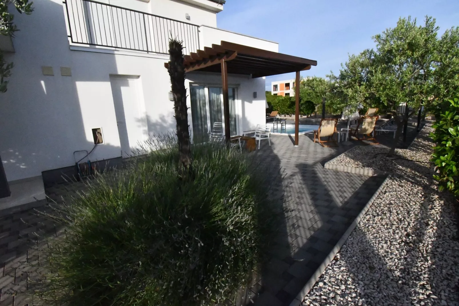 Luxury Escape with Swimming Pool & Modern Design -Deluxe Four Bedroom Villa with Private Pool ( Villa 4)-Buitenlucht