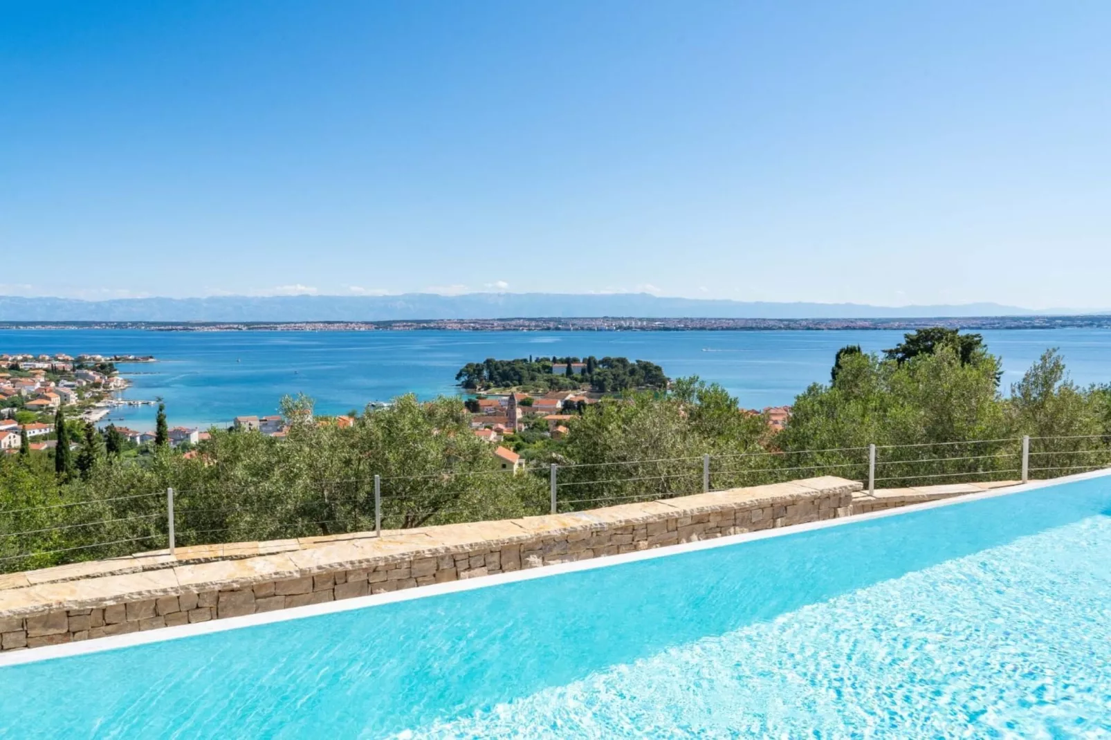 Holiday Home Good Life-Zwembad