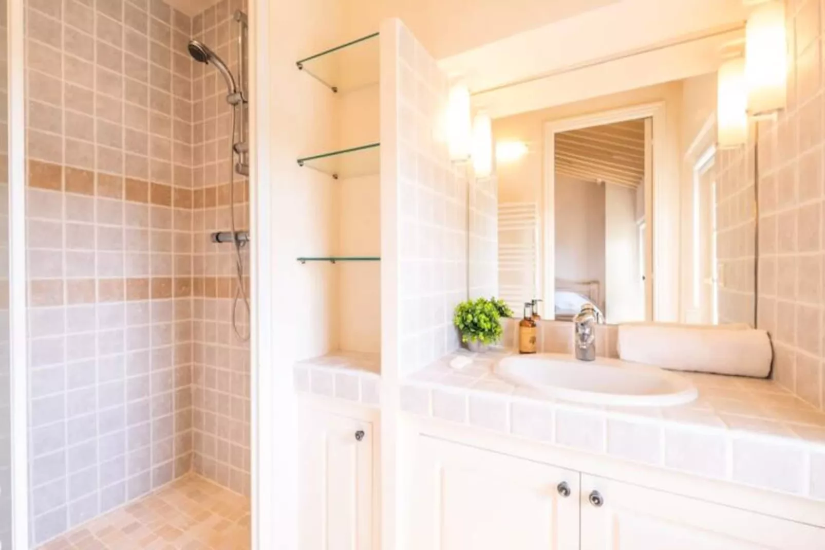 Résidence Bijou De 280m2 Et Piscine à Débordement Au Calme Absolu-Niet-getagd